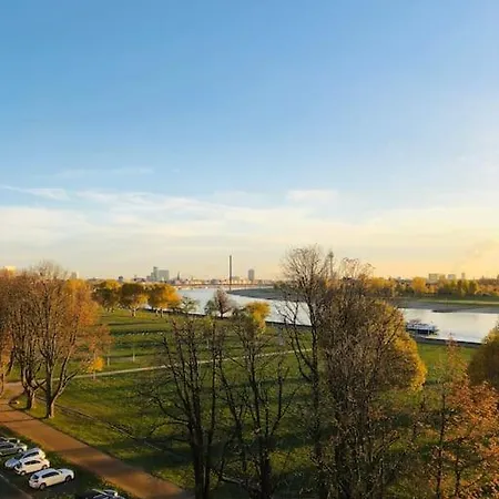 Einmaliger Rheinblick, Fusslaufig Zur Messe Apartment *