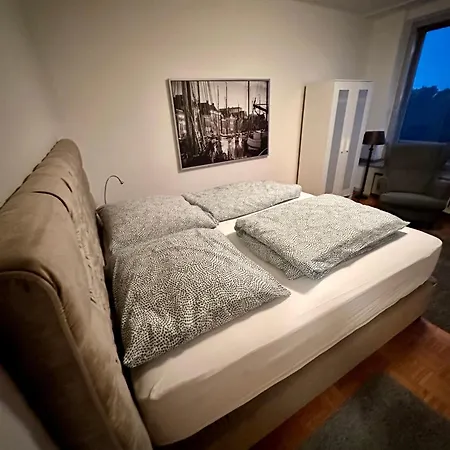 Einmaliger Rheinblick, Fusslaufig Zur Messe Apartment Dusseldorf